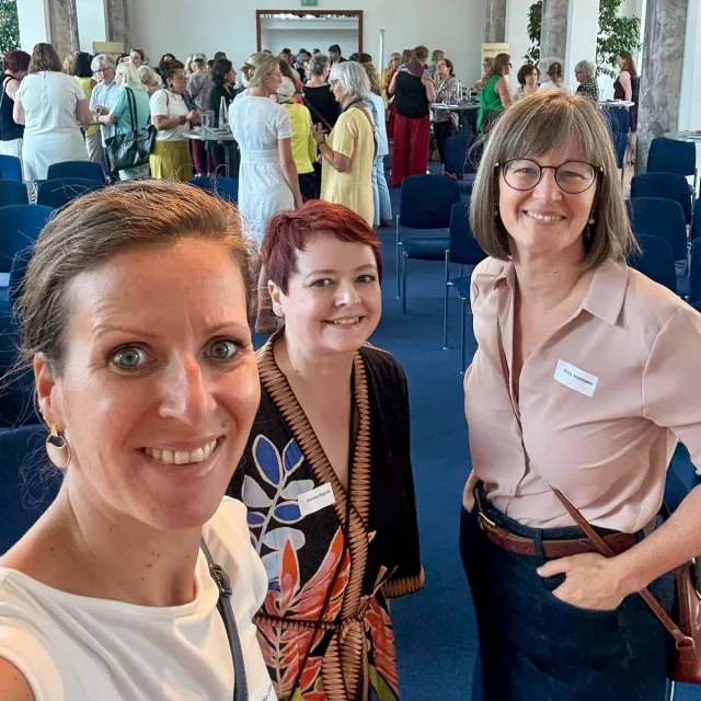 Jedes Jahr ein Highlight für die Vernetzung starker und engagierter Frauen ist der Jahresempfang von @erfolgsfaktorfrau e.V. Motto und Thema der Diskussion war diesmal „male allyship“. Denn nur gemeinsam funktioniert Gleichstellung! Ich habe mich sehr gefreut, zusammen mit unserer Oberbürgermeister-Kandidatin Britta Walthelm und unserer Stadträtin Réka Lörincz uns Grüne dort zu vertreten.