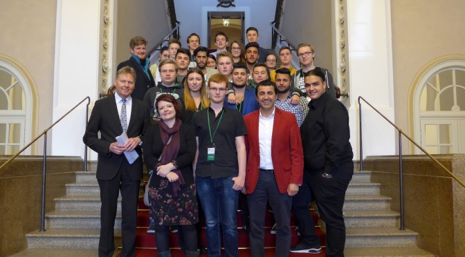 Schülerinnen und Schüler der Sabelschule zu Besuch im Landtag
